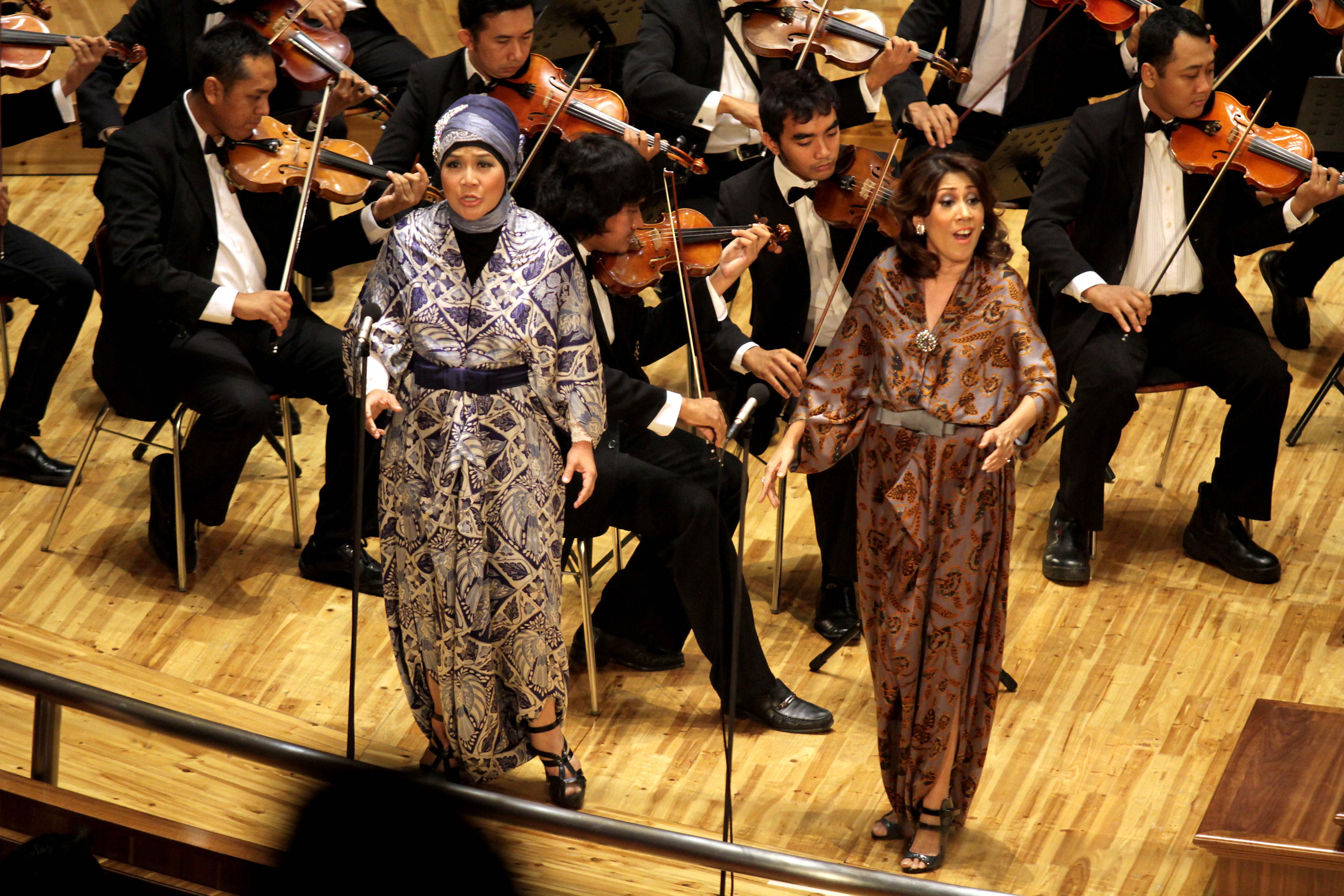 ANING KATAMSI & BINU SUKAMAN - THE NOTES OF ETERNITY - AULA SIMFONIA 2012